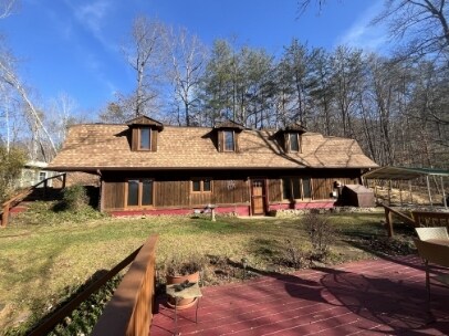 51 Buck Spgs Acrs in Candler, NC - Building Photo