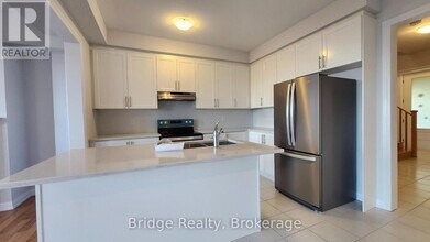 884 Sobeski Ave in Woodstock, ON - Building Photo - Building Photo