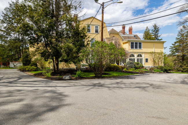 Olde Andover Condominiums in Andover, MA - Building Photo - Building Photo