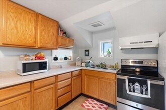 1929 Schlimgen Ave, Unit Unit2 in Madison, WI - Building Photo - Building Photo