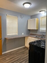 9031 S Kingston Ave, Unit 9031 in Chicago, IL - Building Photo - Building Photo