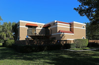 Banyan Lake in Boca Raton, FL - Foto de edificio - Building Photo