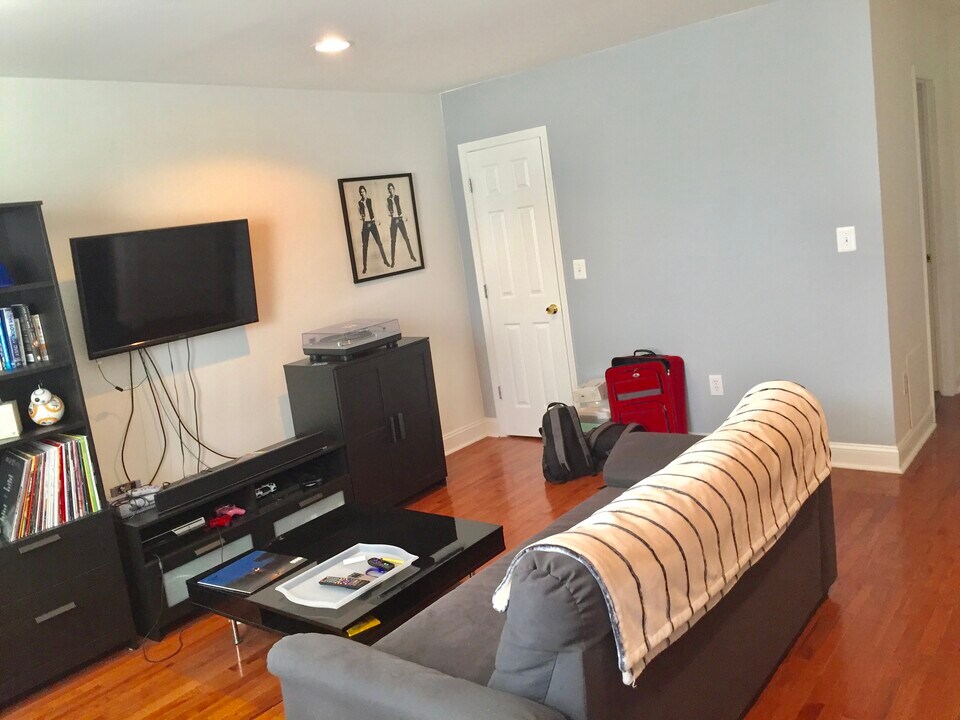 853 19th Street Northeast, Unit 1 in Washington, DC - Building Photo