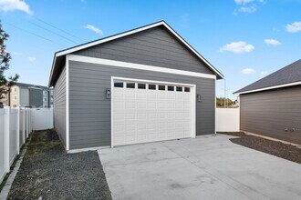 4115 N Slazenger Ln in Post Falls, ID - Building Photo - Building Photo