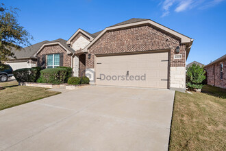 1060 Pinnacle Breeze Dr in Haslet, TX - Building Photo - Building Photo