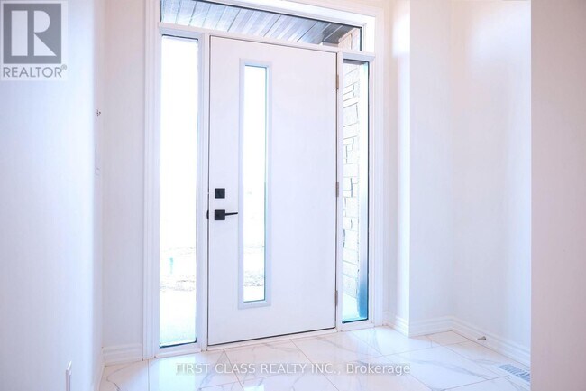 24 Kamper Ave in Richmond Hill, ON - Building Photo - Building Photo