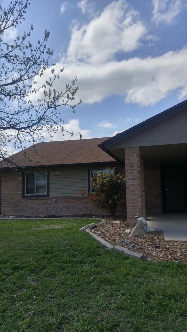 property at 3101 Westrim Dr