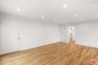 1037 N La Jolla Ave in West Hollywood, CA - Building Photo - Building Photo