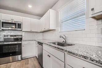 6200 Aurelius Rd in Lansing, MI - Building Photo - Building Photo