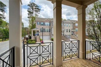 1962 Bainbridge Ln in Atlanta, GA - Building Photo - Building Photo
