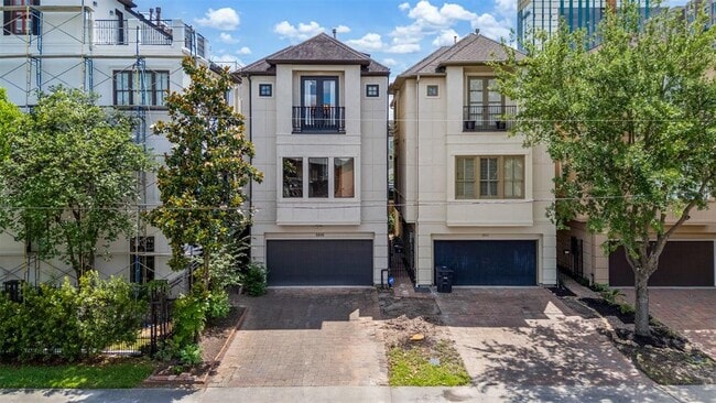 property at 1616 Southmore Blvd