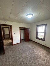 916 Sunset Ave in Grove City, PA - Building Photo - Building Photo