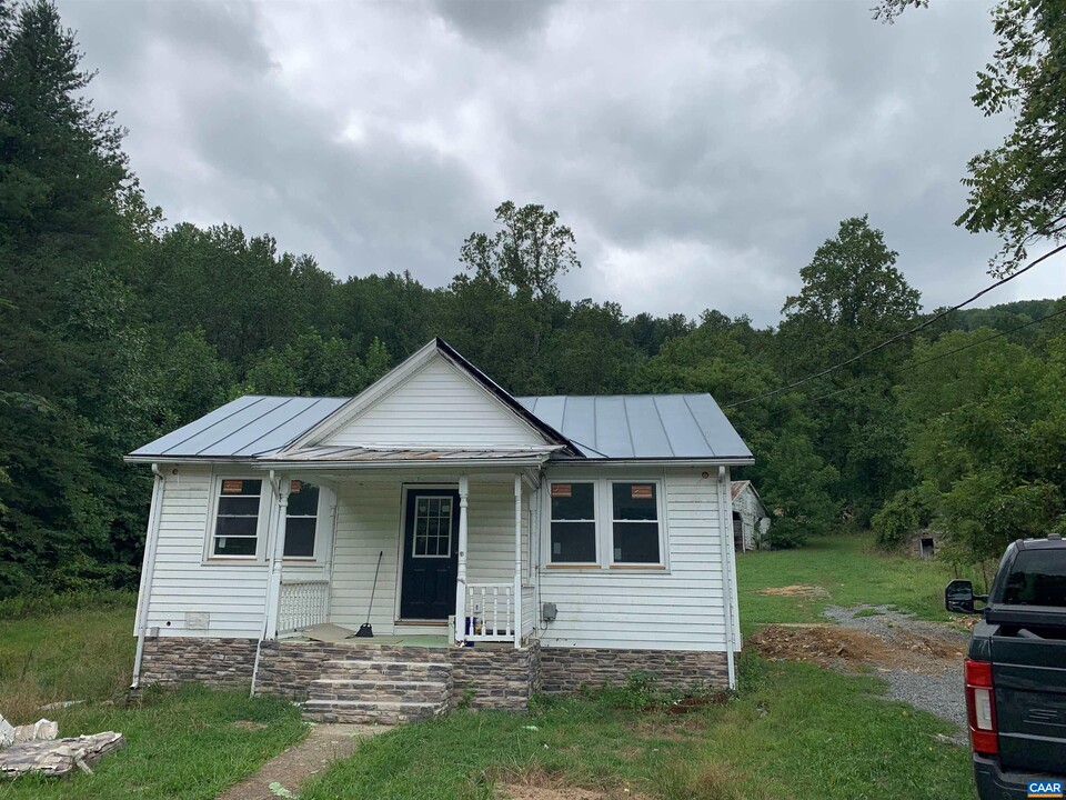 3445 Simmons Gap Rd in Free Union, VA - Building Photo