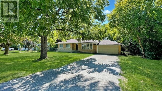 11 Uplands Ave in Vaughan, ON - Building Photo - Building Photo