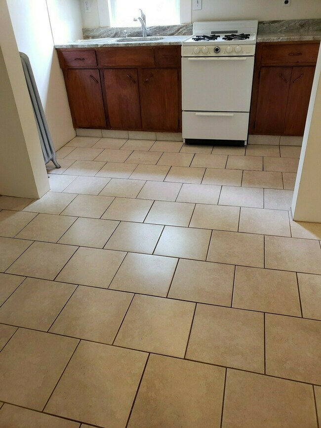 27 Hammond St, Unit 2