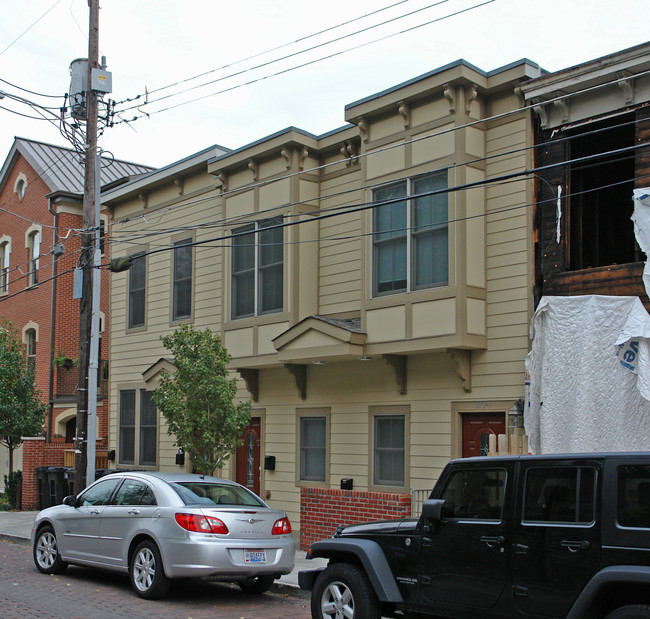 369-373 Oregon St in Cincinnati, OH - Foto de edificio - Building Photo