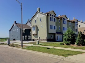 Kamrose Crossing Townhomes in Bismarck, ND - Building Photo