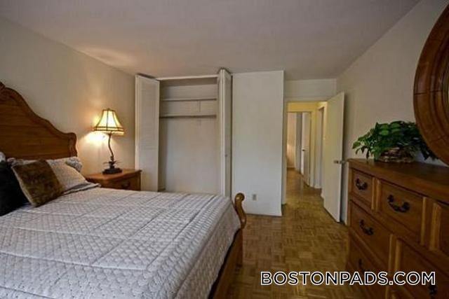 1455 Commonwealth Ave in Boston, MA - Building Photo - Building Photo