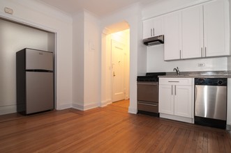 436-444 W 34th St in New York, NY - Building Photo - Interior Photo