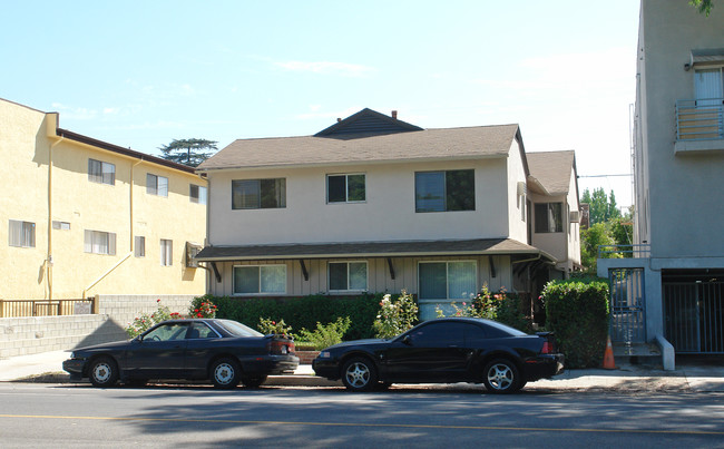 4360 Colfax Ave in Studio City, CA - Foto de edificio - Building Photo