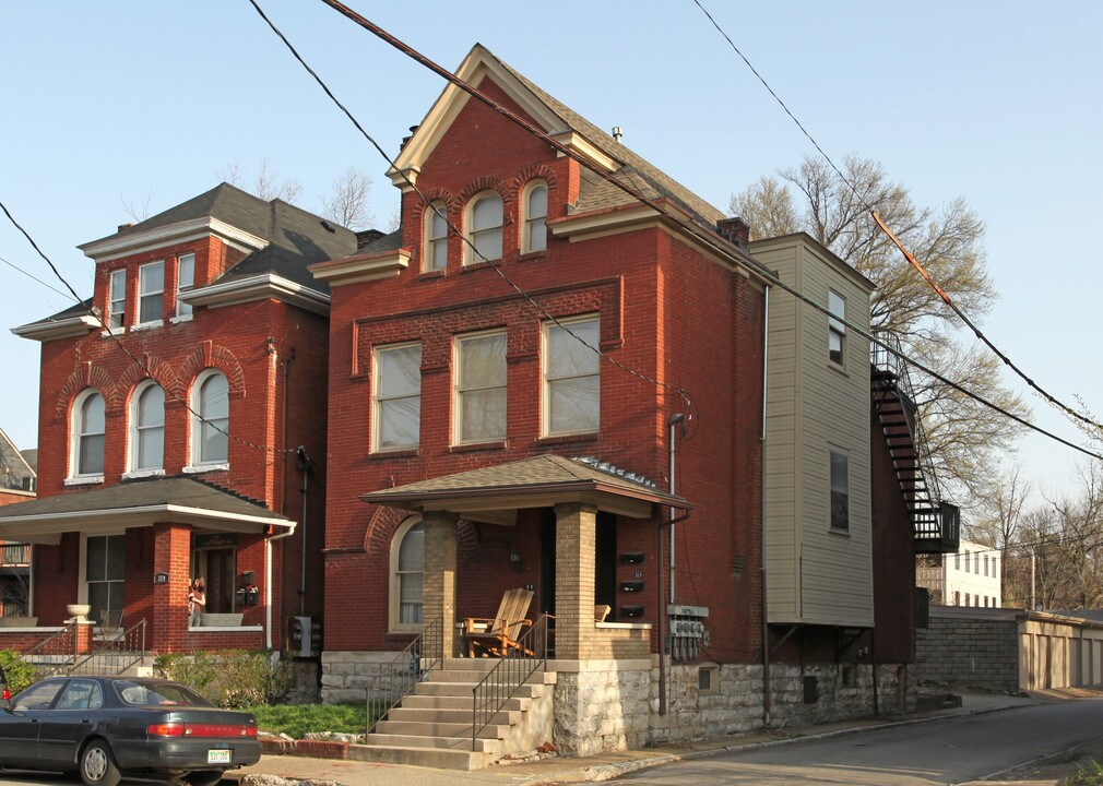 317 W Hill St in Louisville, KY - Building Photo