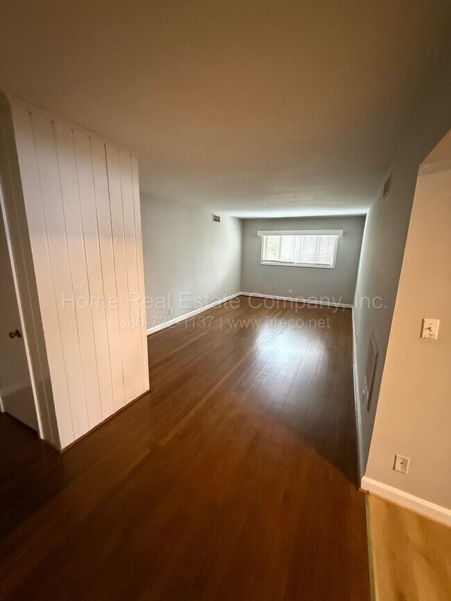 2425 Queen St in Winston-Salem, NC - Foto de edificio - Building Photo