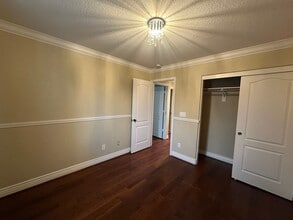 3842 W Buena Vista Ave in Visalia, CA - Building Photo - Building Photo