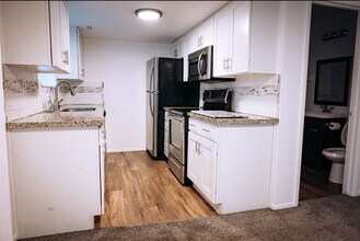 155 Wentworth Ave, Unit A in South Salt Lake, UT - Foto de edificio - Building Photo