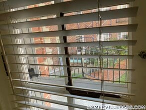 163 Summer St, Unit 9 in Somerville, MA - Foto de edificio - Building Photo