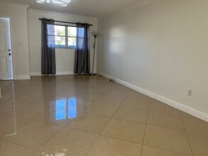 6435 SW 129th Pl in Miami, FL - Foto de edificio - Building Photo