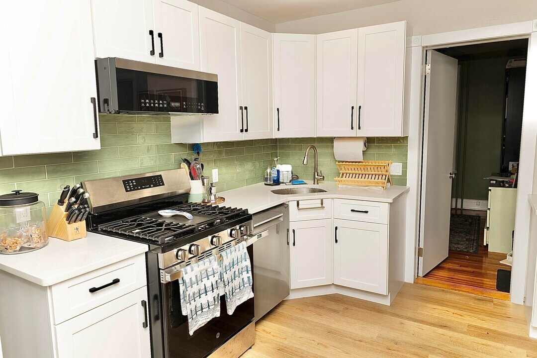 44 Booraem Ave in Jersey City, NJ - Building Photo