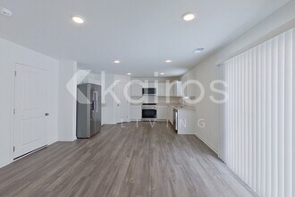 273 Gaston Cir in Elizabethtown, KY - Foto de edificio - Building Photo