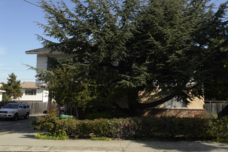 1583 Pacific Ave in Alameda, CA - Foto de edificio - Building Photo