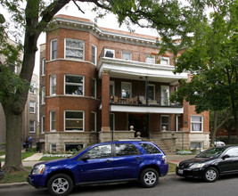 3036 W Logan Blvd in Chicago, IL - Building Photo - Building Photo