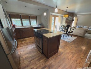 11022 Dreamland Dr in San Antonio, TX - Building Photo - Building Photo