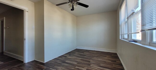 302 Burmont Rd in Drexel Hill, PA - Building Photo - Building Photo