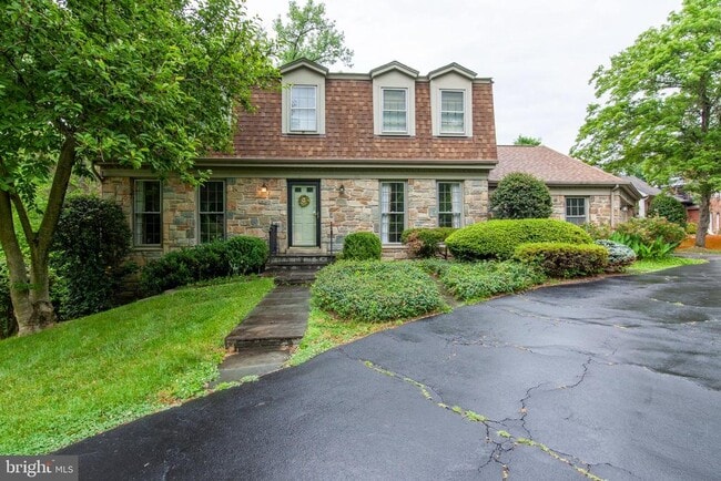 property at 6034 Chesterbrook Rd