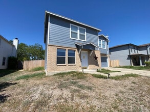 3215 Northwest Blvd in New Braunfels, TX - Building Photo - Building Photo