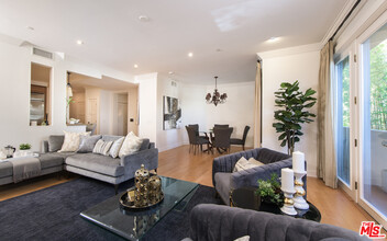 411 N Oakhurst Dr-Unit -305 in Beverly Hills, CA - Foto de edificio - Building Photo