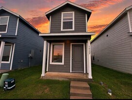 1022 Robin Hl Ln in Princeton, TX - Building Photo