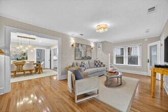 221 13TH Ave in St. Petersburg, FL - Foto de edificio - Building Photo