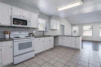 16210 Cypress Point Dr in Cypress, TX - Building Photo - Building Photo