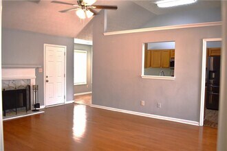910 Grace Dr in Lawrenceville, GA - Building Photo - Building Photo