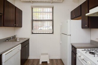 1532 N Kedzie Ave, Unit CG in Chicago, IL - Building Photo - Building Photo