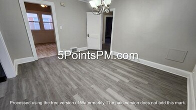 13721 Alvin Ave in Garfield Heights, OH - Foto de edificio - Building Photo