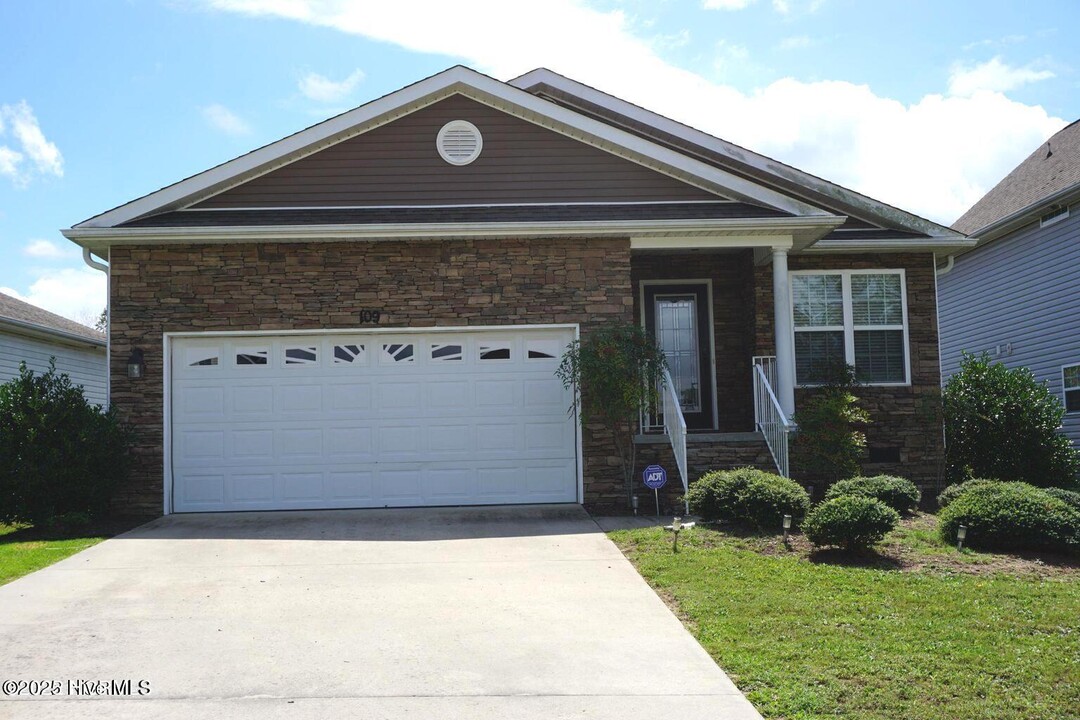 109 High Tower Ln in Aberdeen, NC - Building Photo