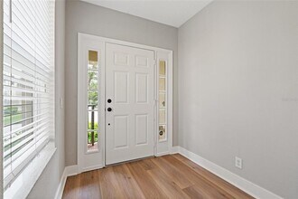 1129 Venetian Harbor Dr NE in St. Petersburg, FL - Foto de edificio - Building Photo