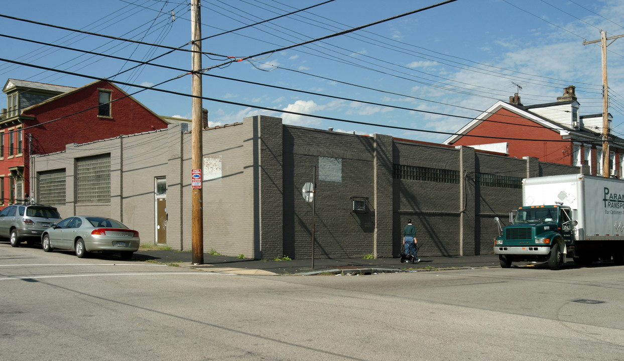 1931 Sidney St in Pittsburgh, PA - Building Photo