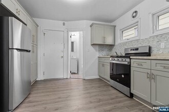 262 Parker Ave in Clifton, NJ - Building Photo - Building Photo