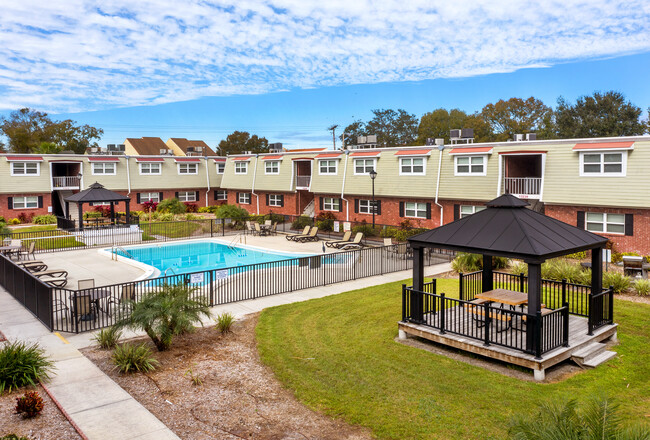 Greenbriar Apartments in Tampa, FL - Foto de edificio - Building Photo